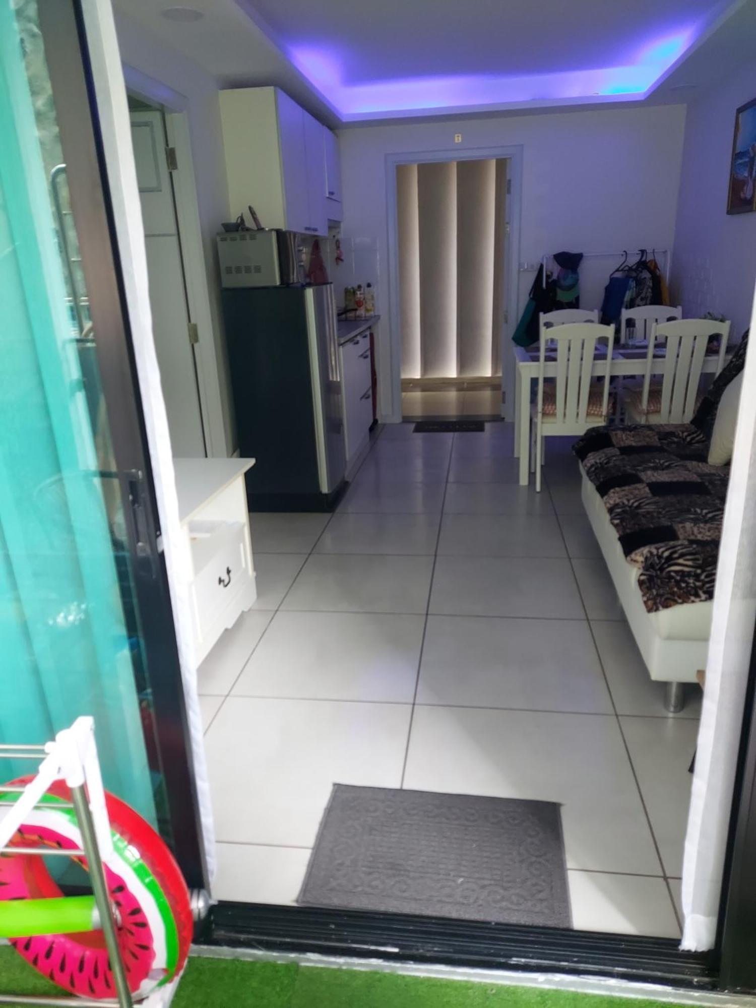 Двух-Комнатная Квартира В Кондоминимуме "Tropikal Garden" Pattaya Esterno foto